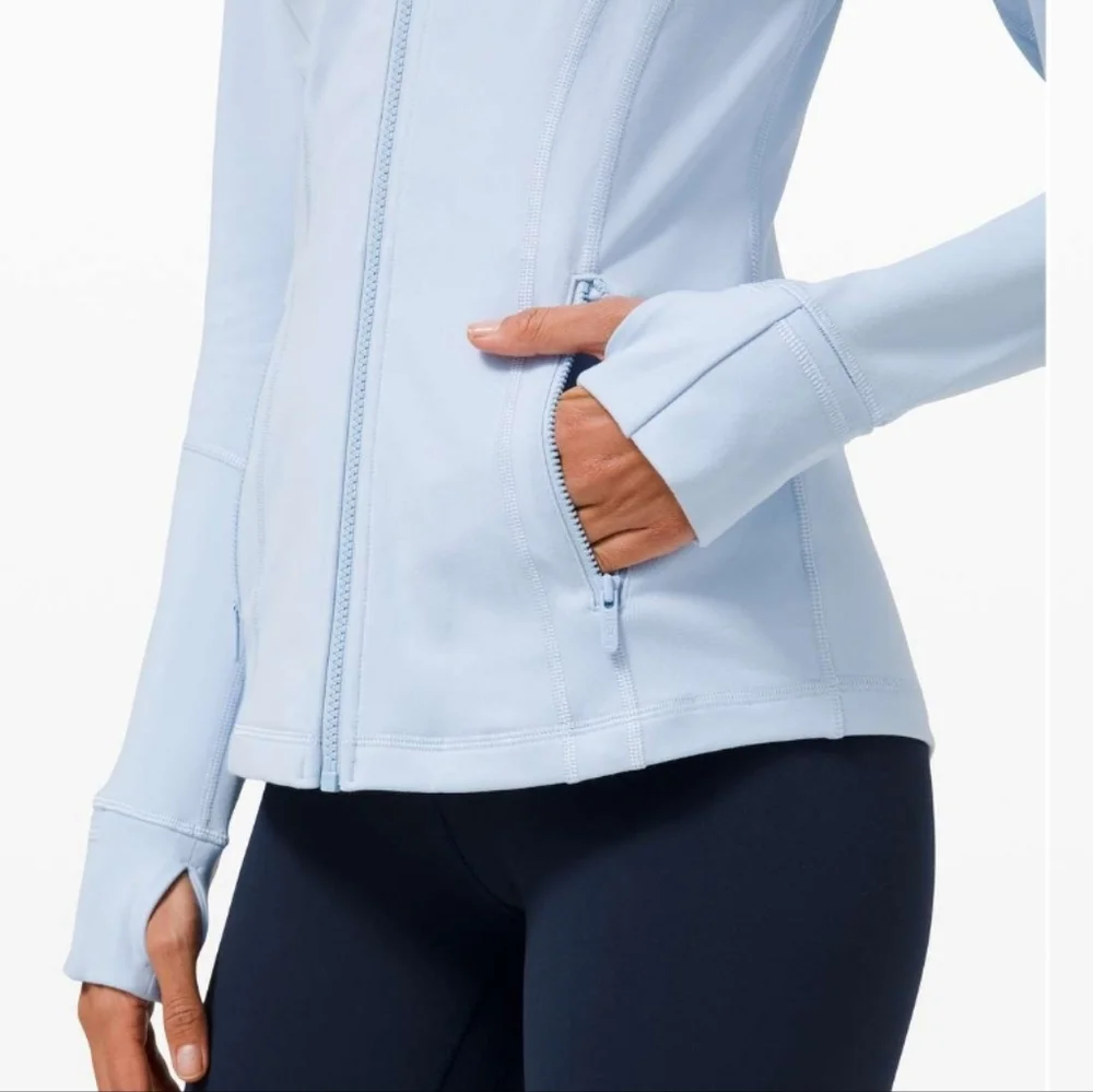Lululemon Define Jacket. Light blue. size 6 - Picture 2 of 11